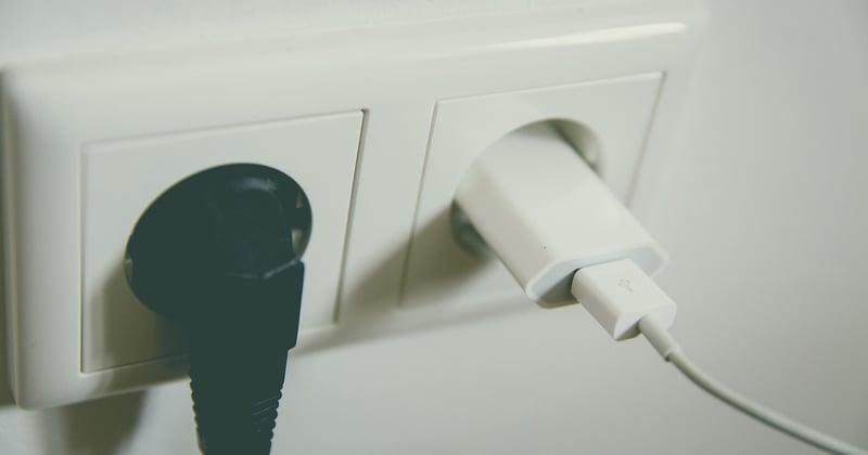 Norme hauteur interrupteur et prise : le guide complet 2026
