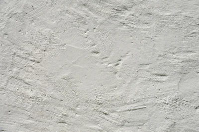 Comment peindre sur du plâtre neuf sans erreur : guide complet 2026