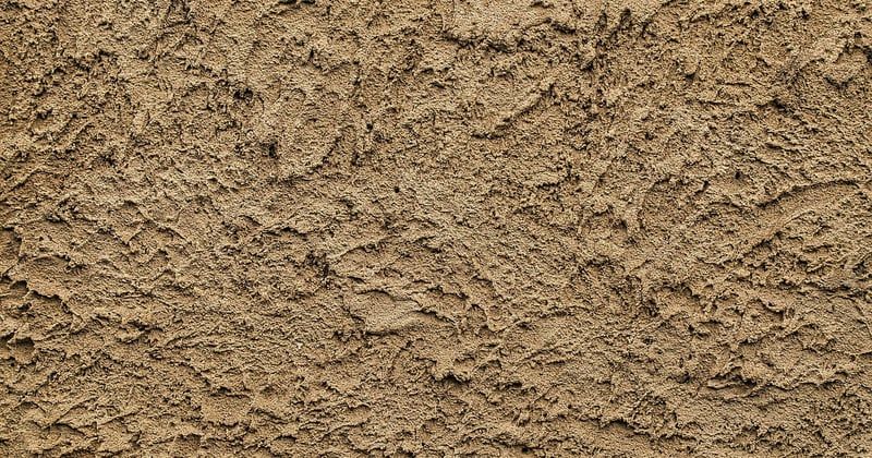 Comment fixer sur du crepi exterieur sans tout abimer